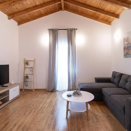 Spotaki 8 Apartment